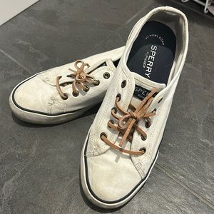 Woman’s Sperry shoes